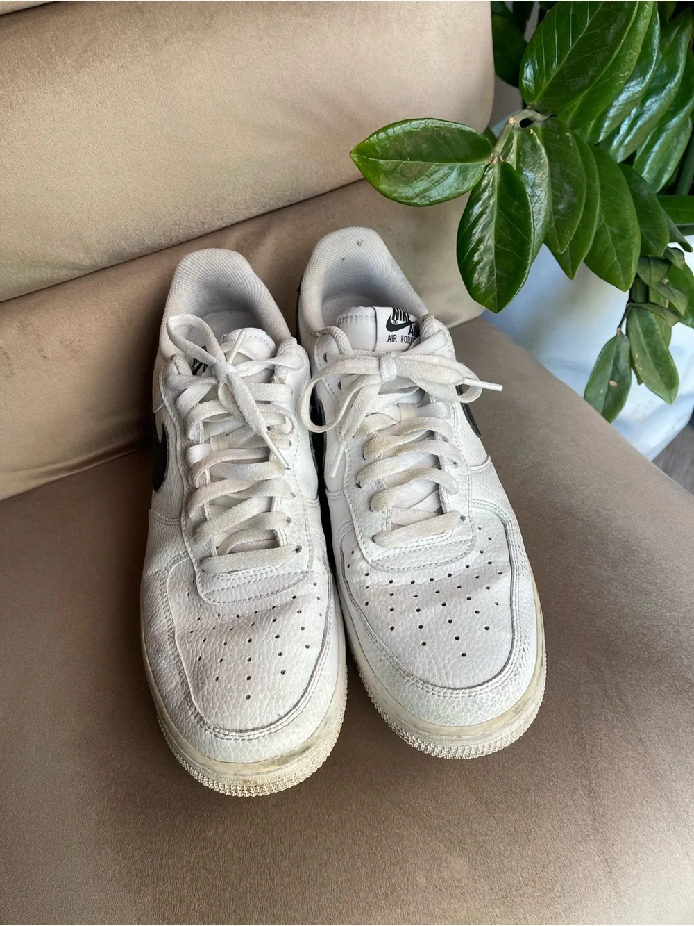 Nike Air Force 1 Low-Top Sneakers